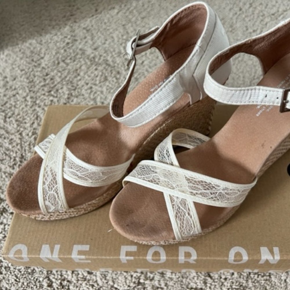 Toms Strappy Wedge